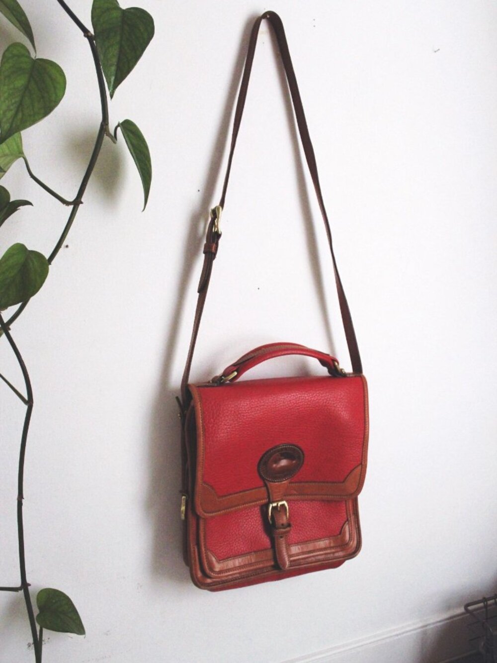 Dooney & Bourke Red & Tan Leather Vintage Crossbody Satchel Handbag With Adjusta - Picture 3 of 9